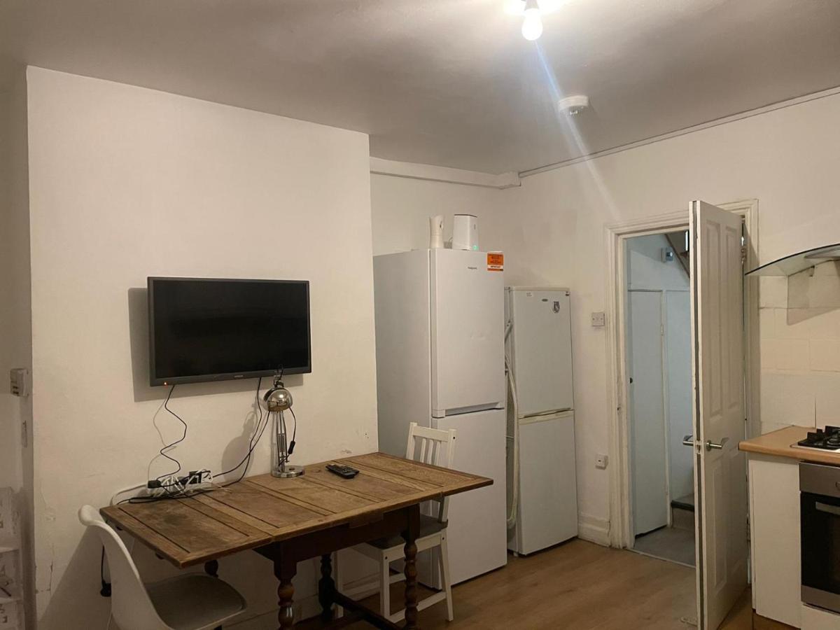 Balham, South London Spacious Guest House 5, 6 Rooms Available エクステリア 写真