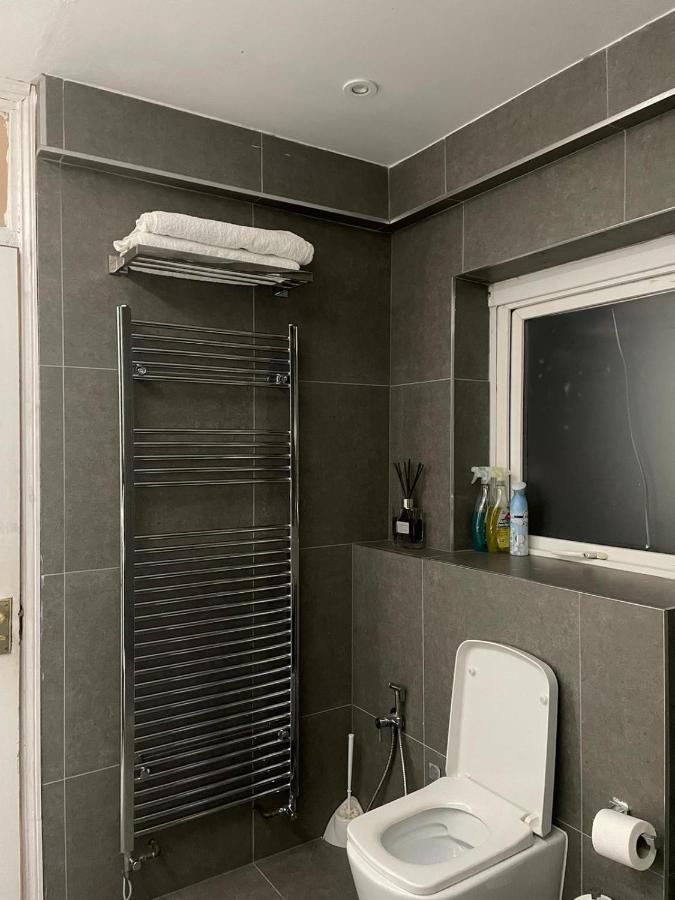 Balham, South London Spacious Guest House 5, 6 Rooms Available エクステリア 写真